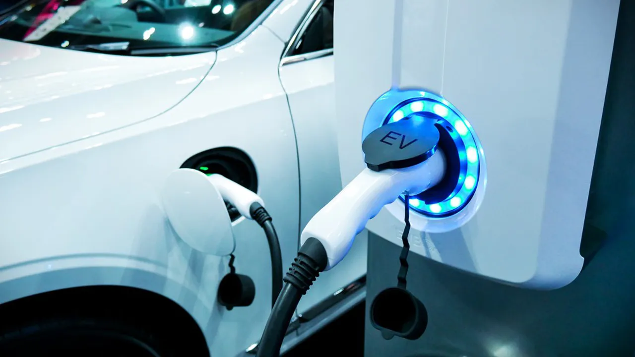 Voiture électrique : la révolution incertaine des batteries « solides »