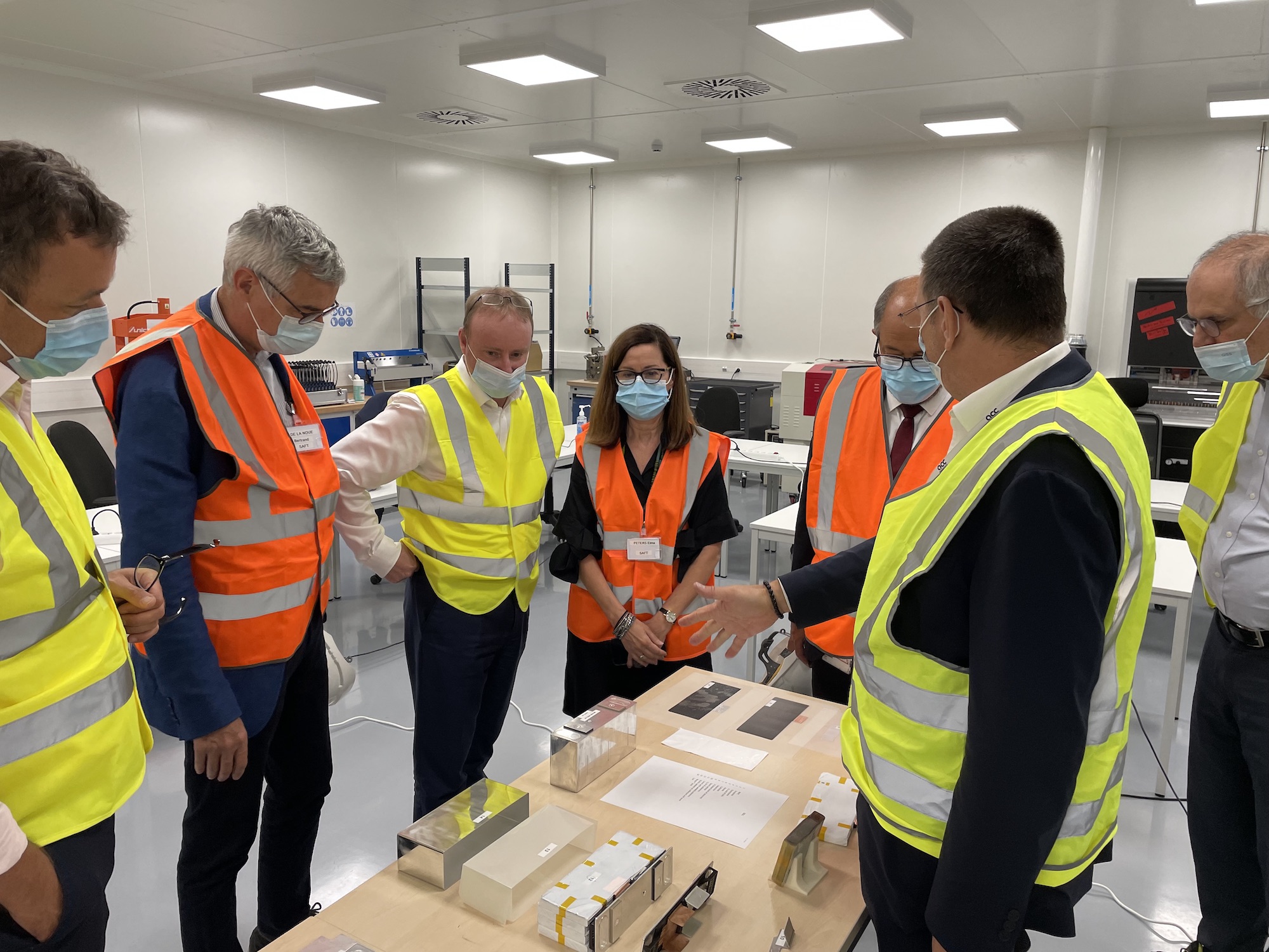 ACC welcome Saft’s management team for a tour of ACC’s R&D center