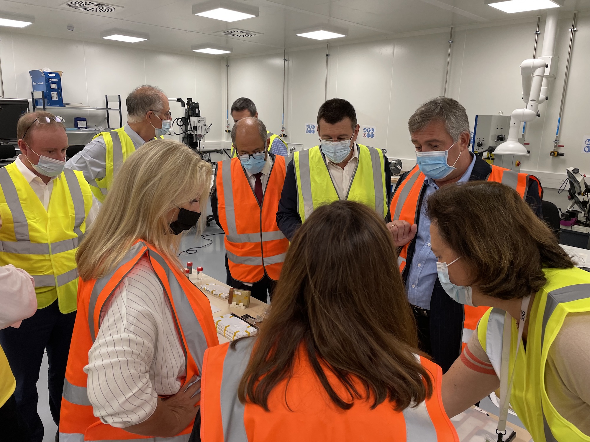 ACC welcome Saft’s management team for a tour of ACC’s R&D center
