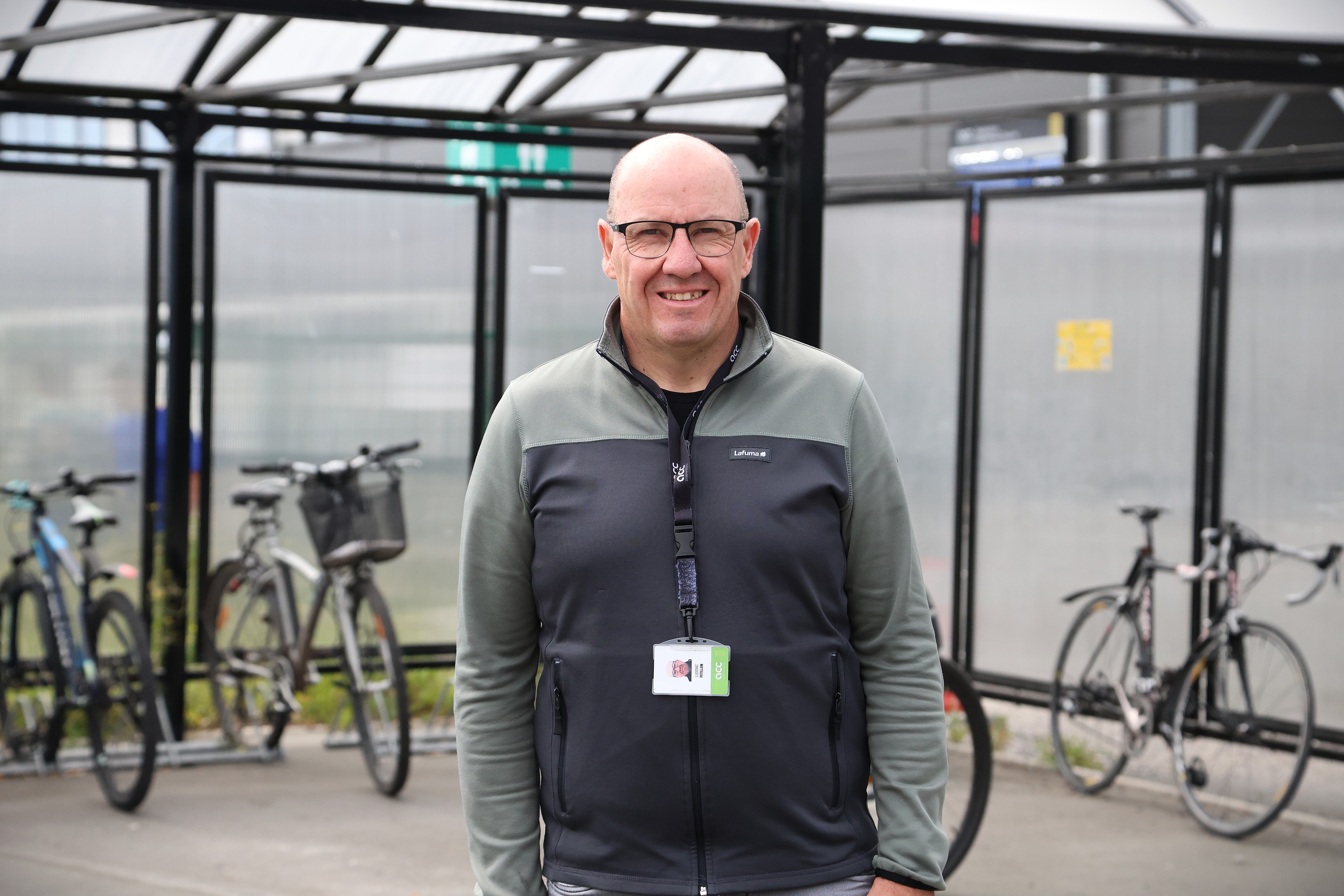 Ludovic parcourt environ 12 000 km par an à vélo.