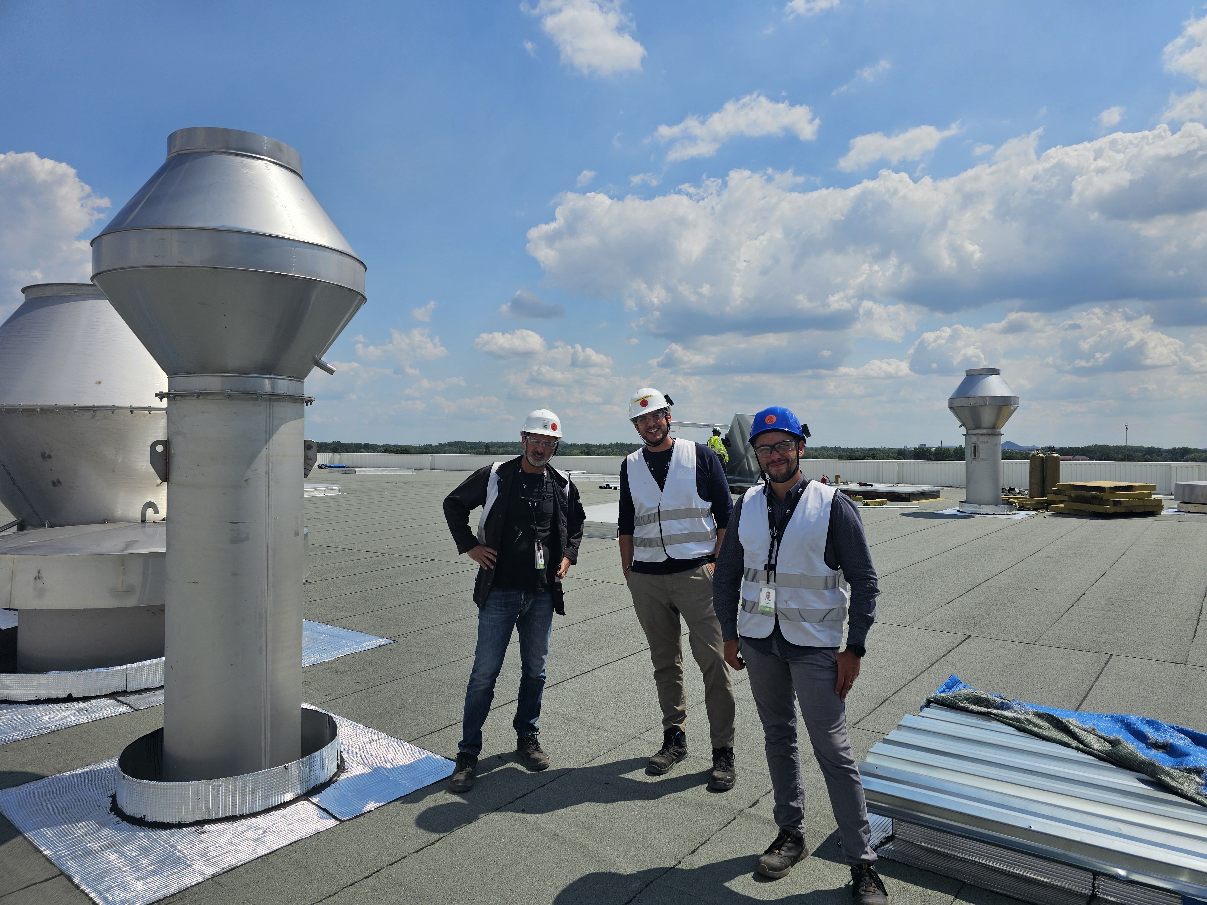 Les plus grandes cheminées atteignent 9 mètres de hauteur.