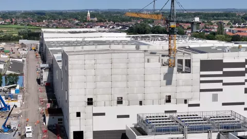 La pose du bardage sur BBD2, en juillet 2024.