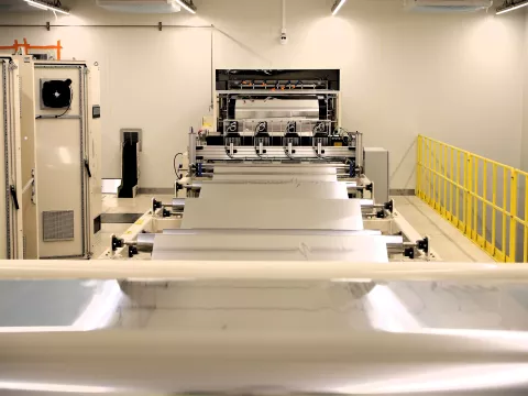 Le premier feuillard a été introduit dans les machines de coating le 5 mai.