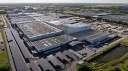 Le parking principal est couvert d'ombrières photovoltaïques.